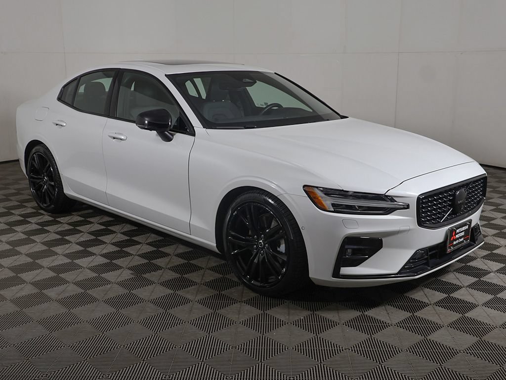 Used 2024 Volvo S60 B5 Plus w/ Climate Package AWD/4WD image 2