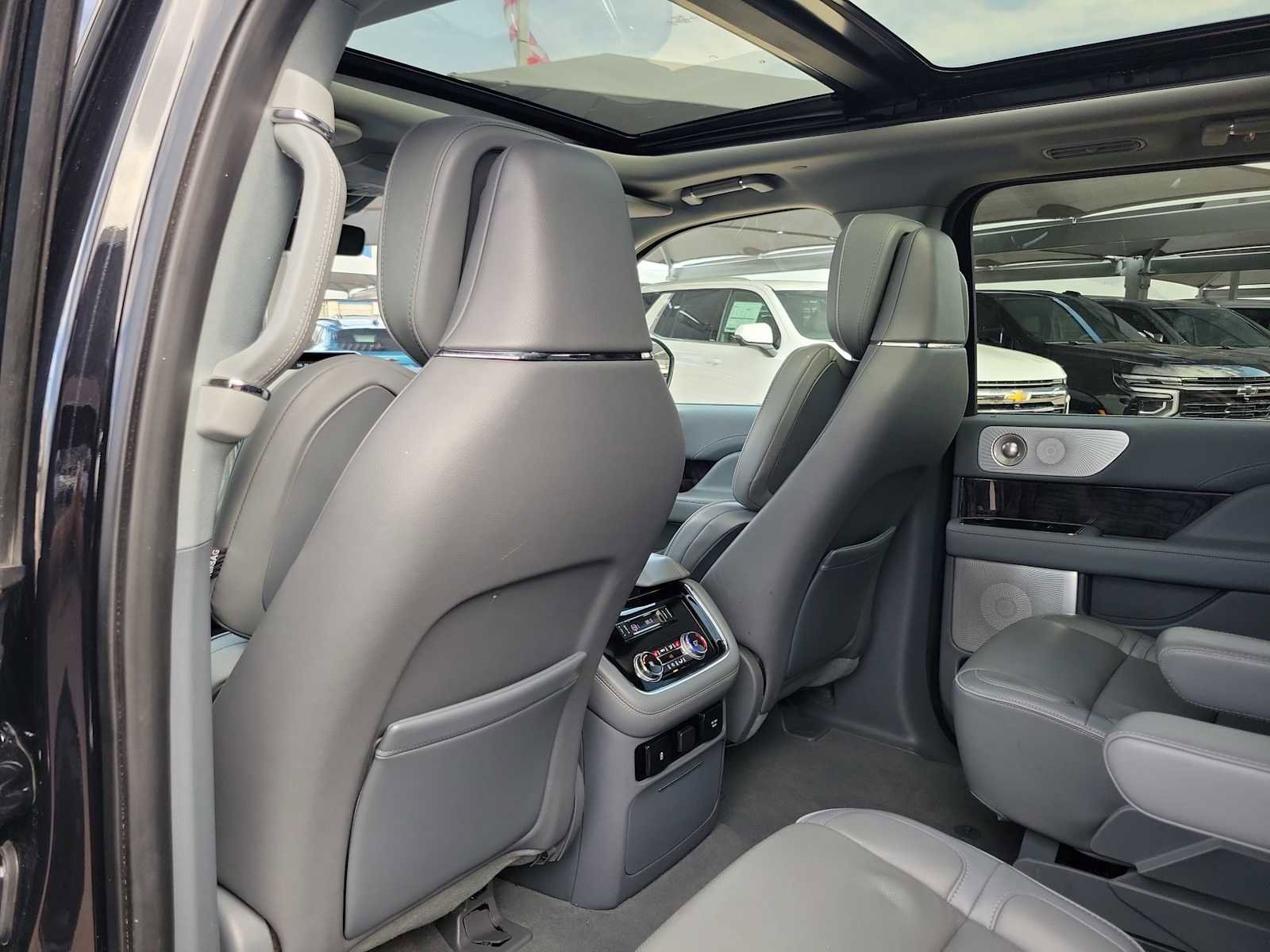 Used 2019 Lincoln Navigator Reserve image 8