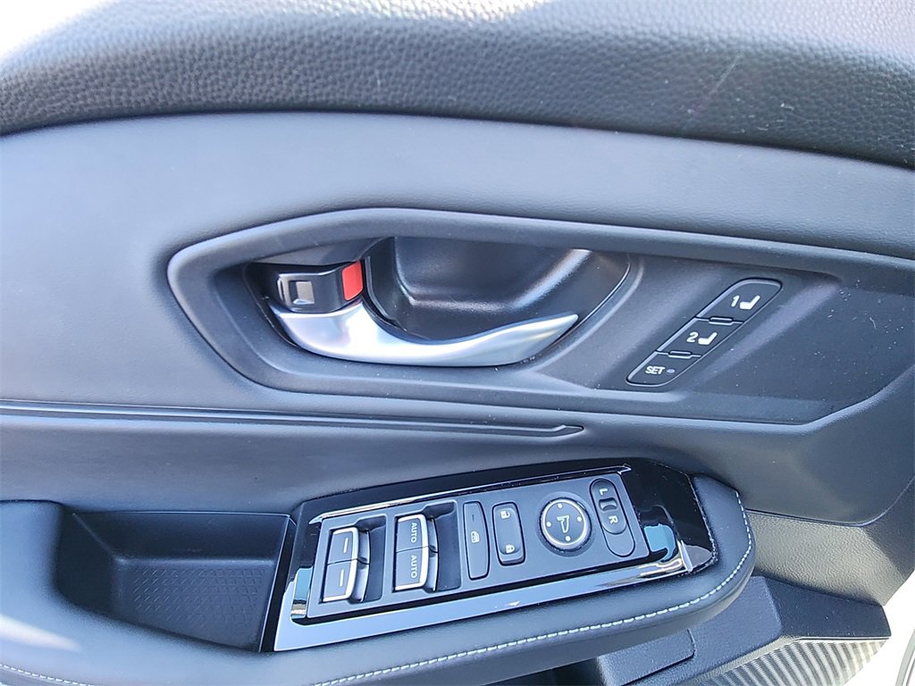 Used 2025 Honda Accord Touring image 13