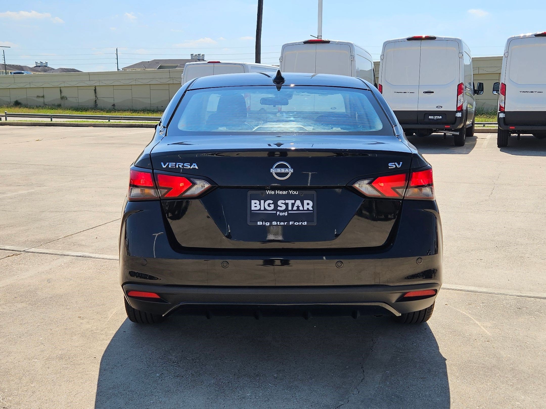 Used 2024 Nissan Versa SV FWD image 5