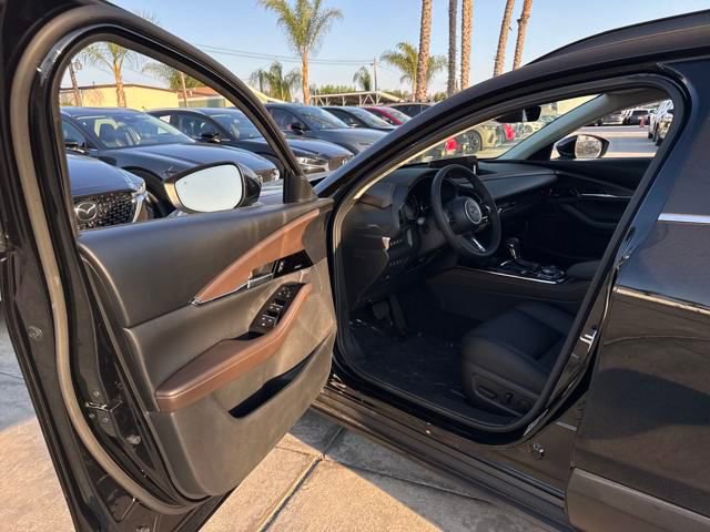 New 2025 MAZDA CX-30 2.5 Turbo w/ Premium Plus Pkg AWD/4WD image 24