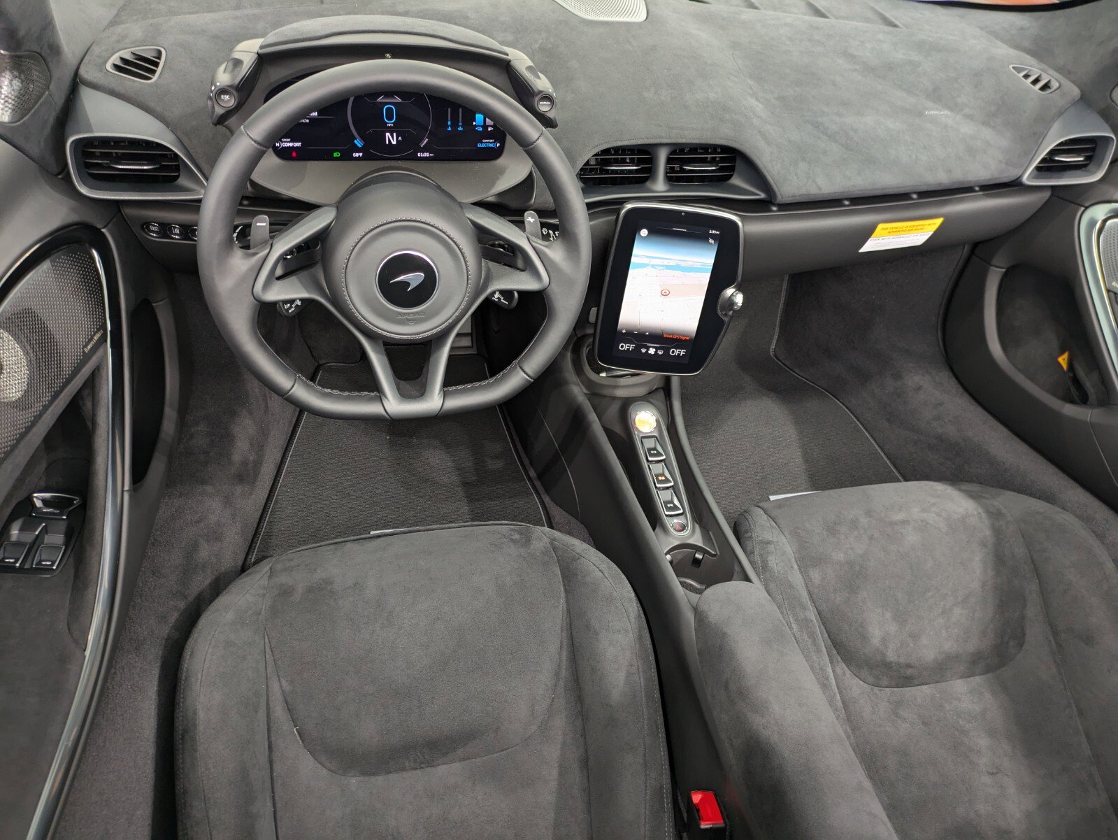 Used 2025 McLaren Artura Spider image 9