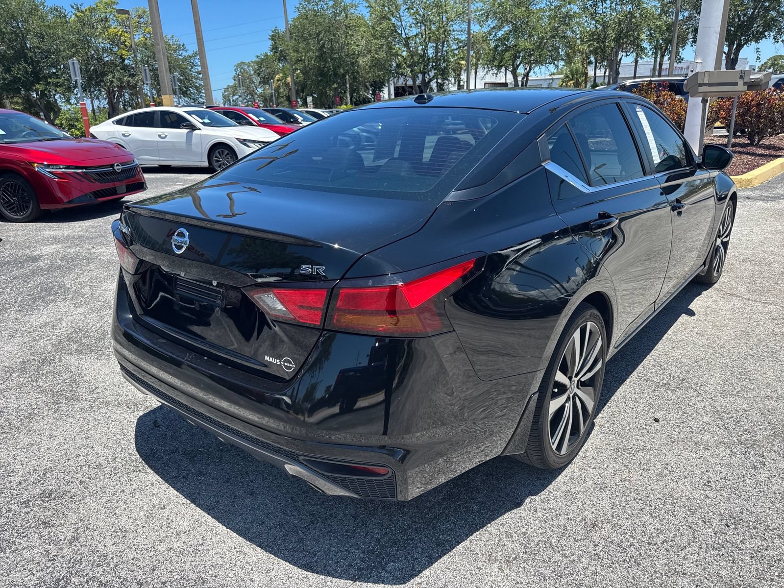 Used 2019 Nissan Altima 2.5 SR FWD image 12