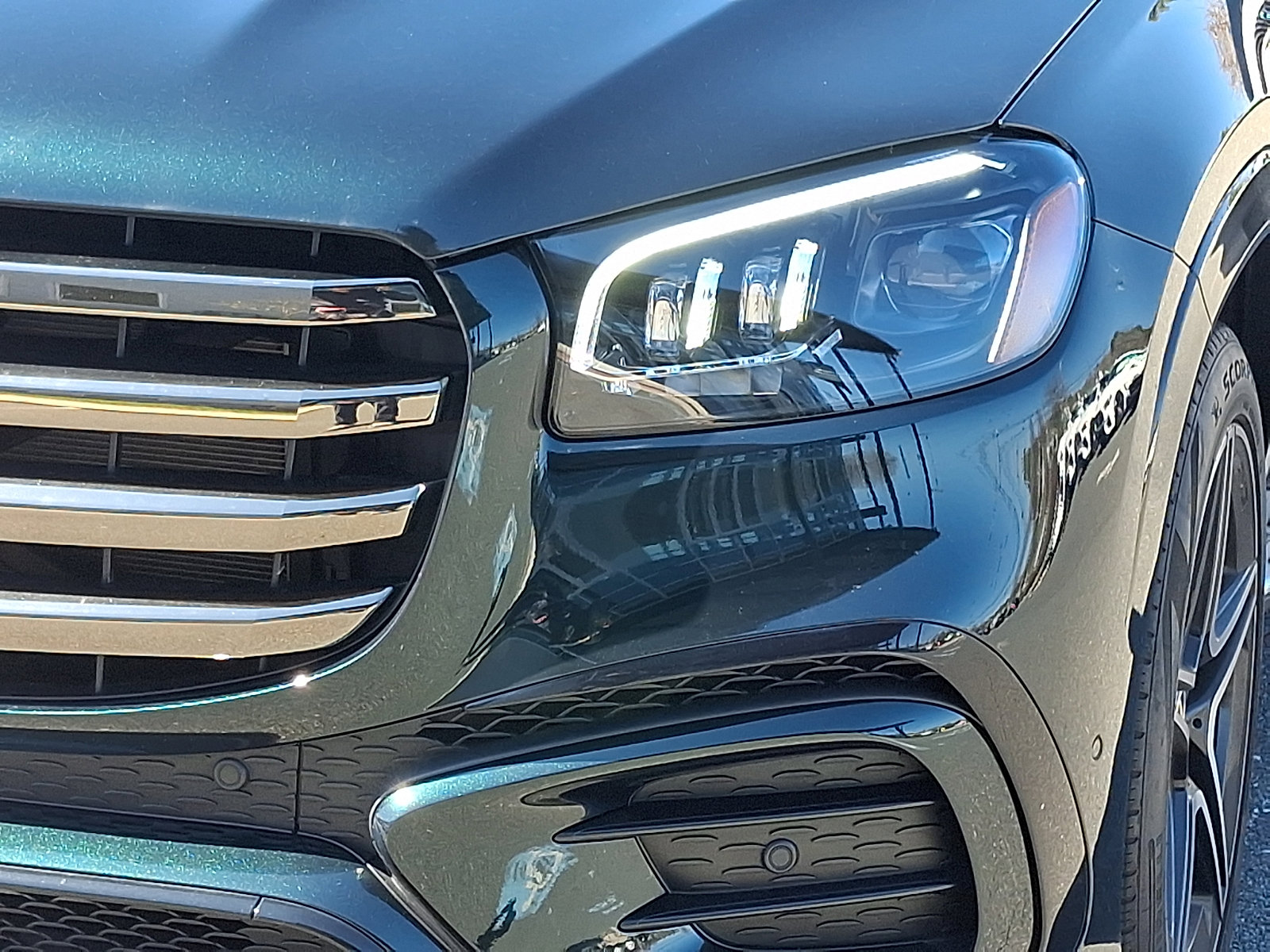 Used 2025 Mercedes-Benz GLS 450 4MATIC image 9