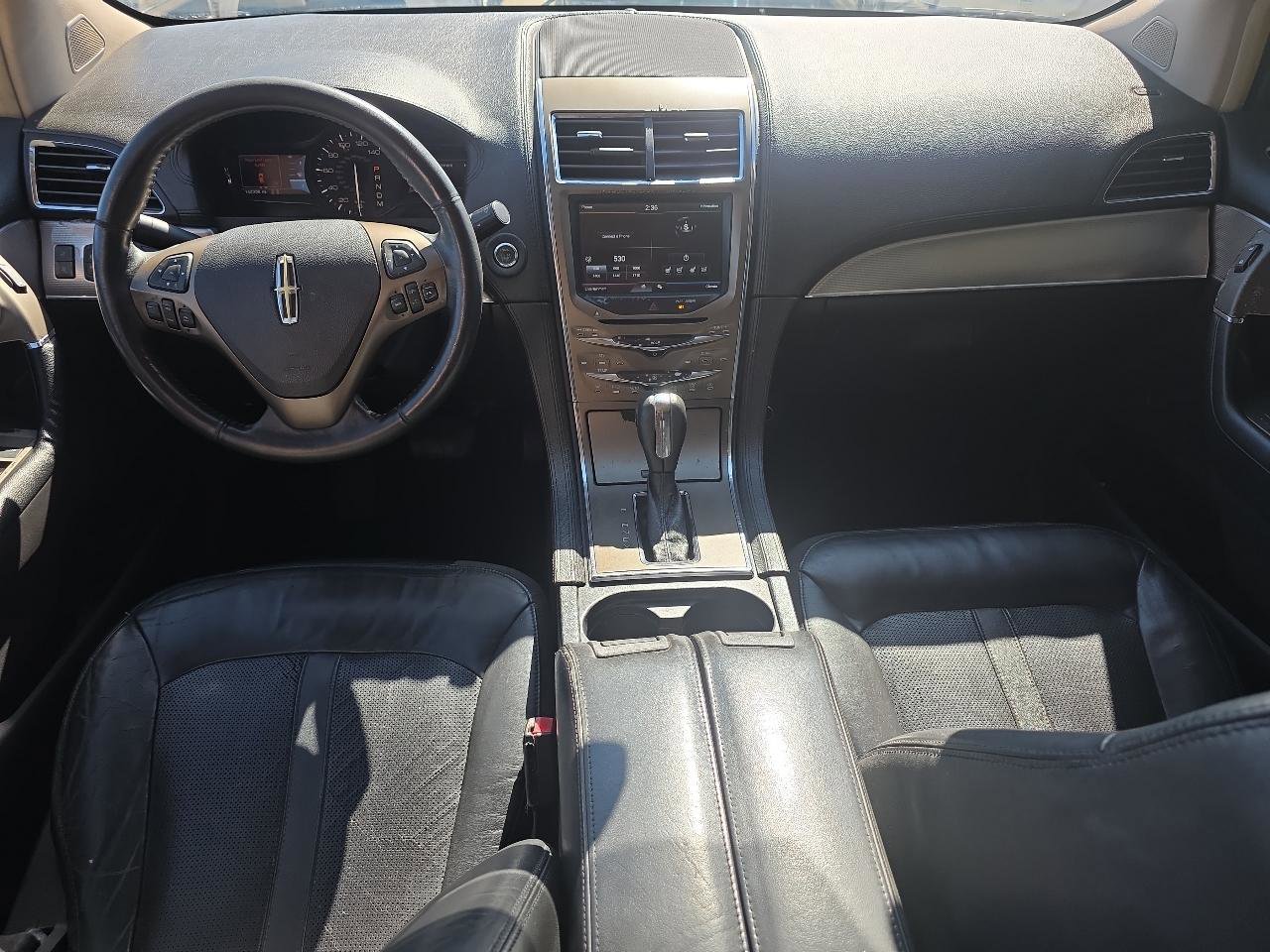 Used 2012 Lincoln MKX FWD image 24