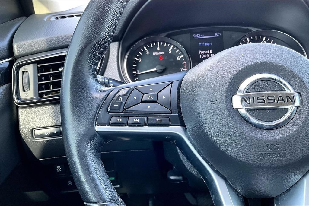 Used 2017 Nissan Rogue Sport SL AWD/4WD image 17