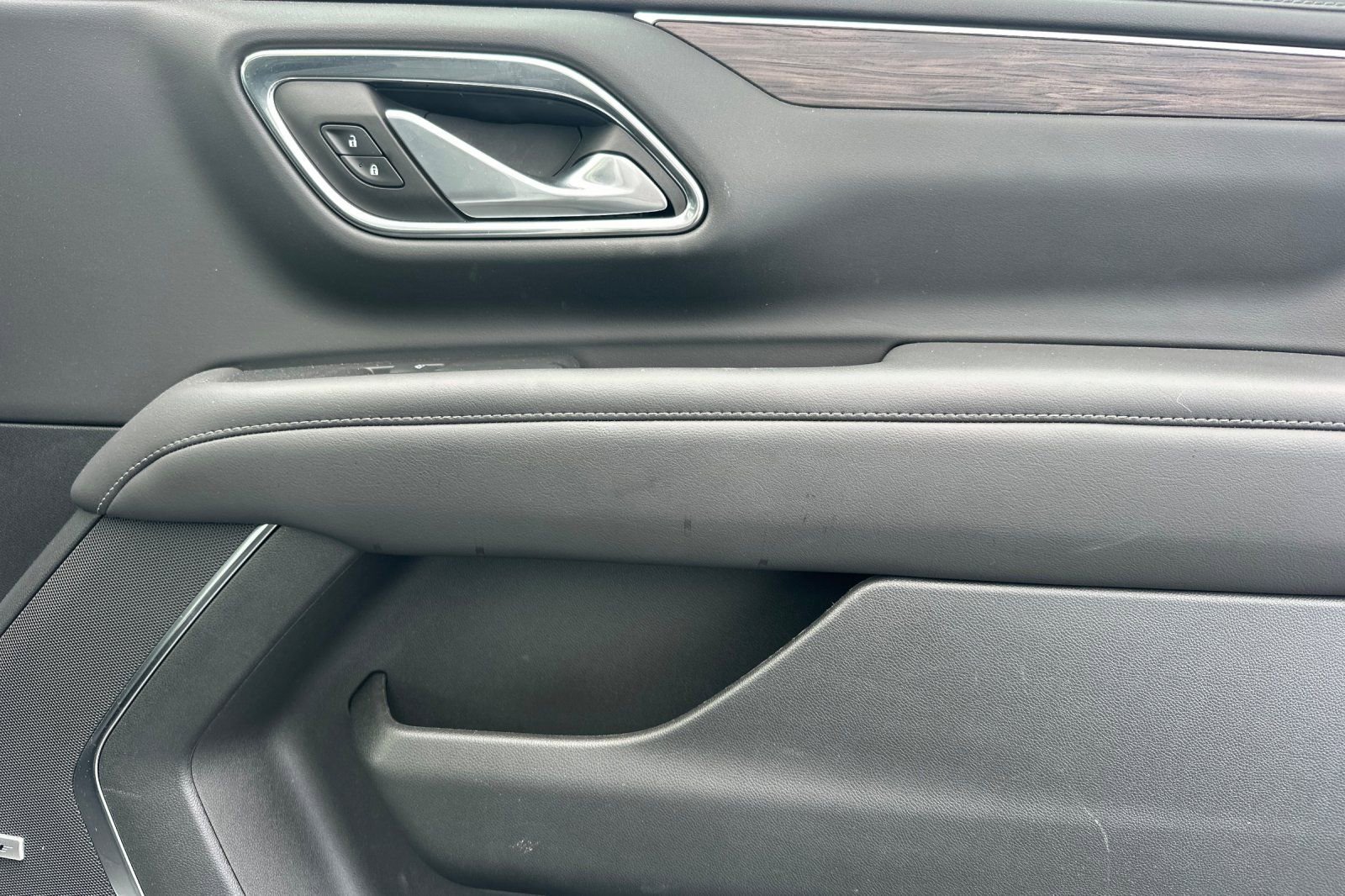 Used 2022 Chevrolet Tahoe Z71 w/ Z71 Off-Road Package AWD/4WD image 21