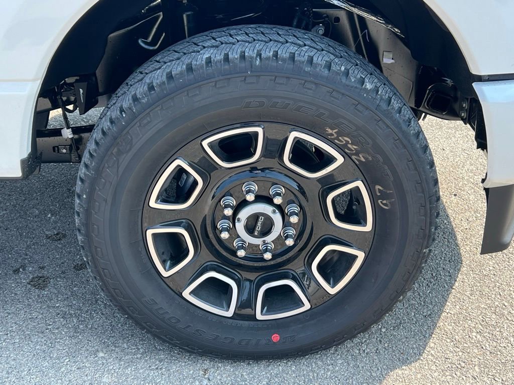 New 2025 Ford F250 Platinum image 10