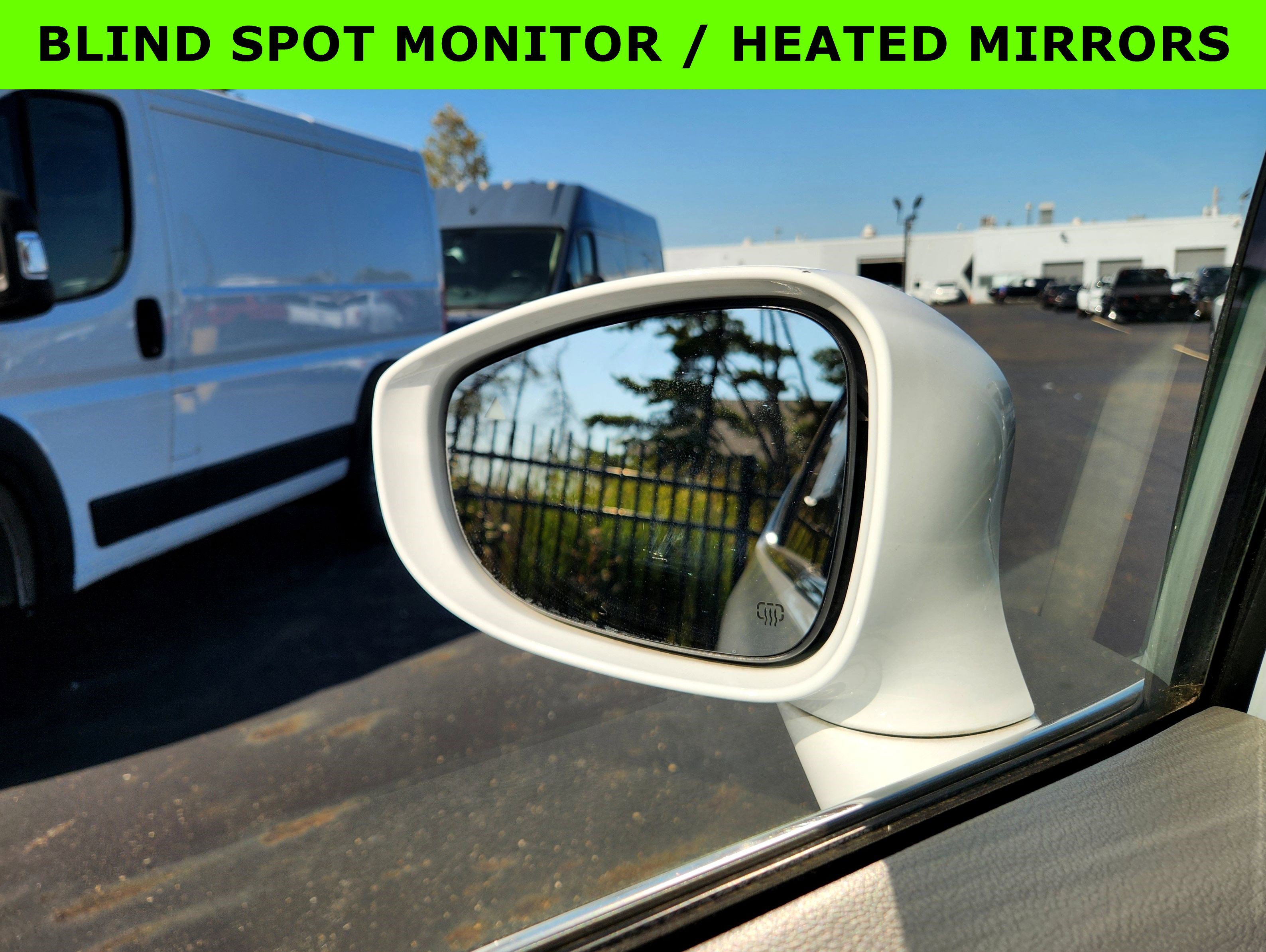 Used 2018 Chrysler Pacifica Touring-L image 11