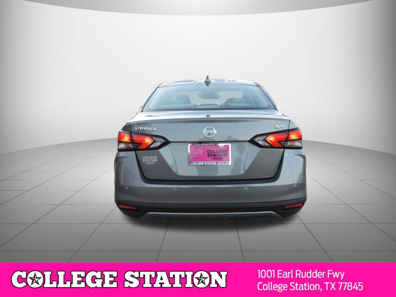 Used 2020 Nissan Versa SV FWD image 5