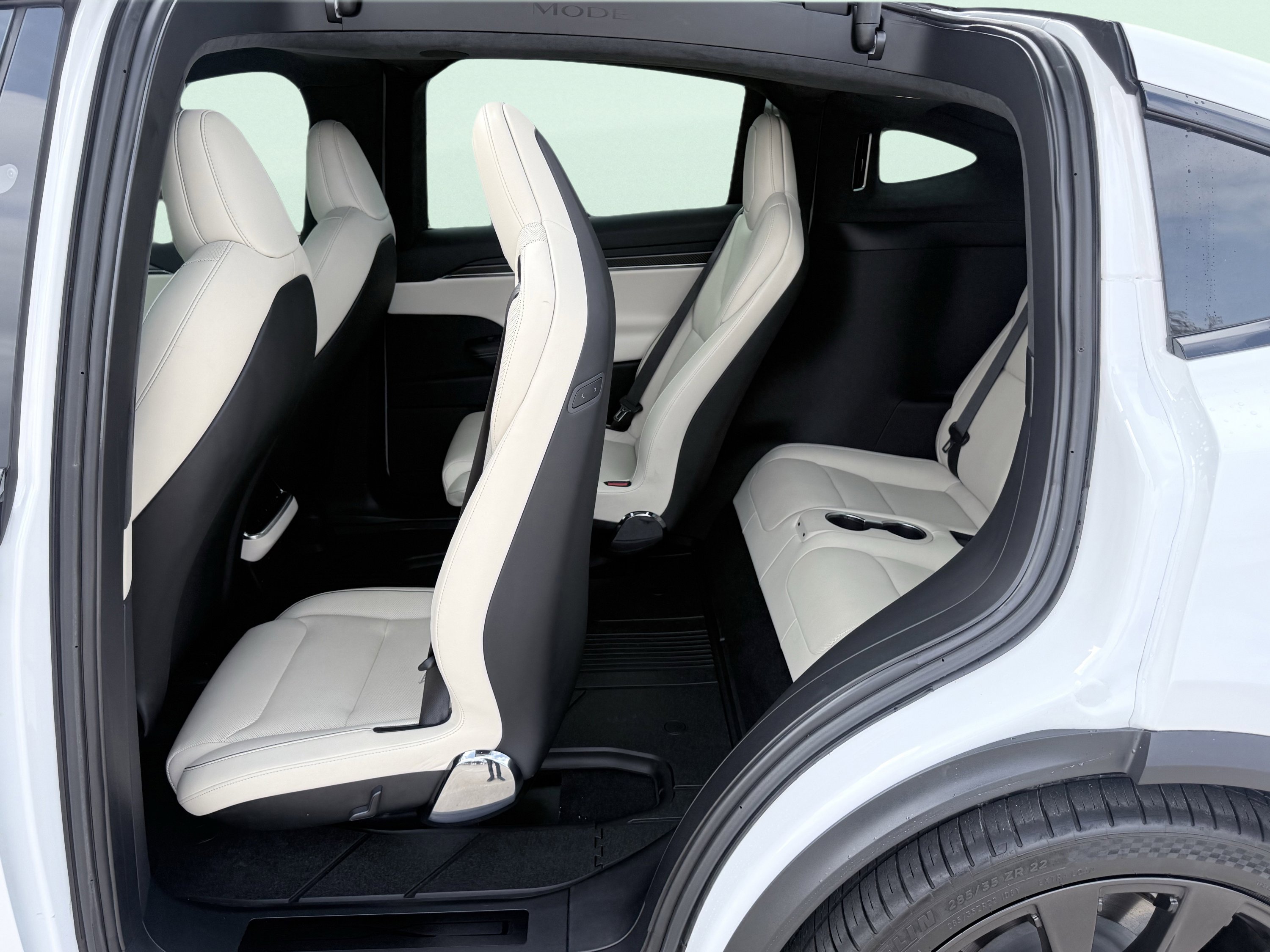 Used 2023 Tesla Model X Plaid image 31
