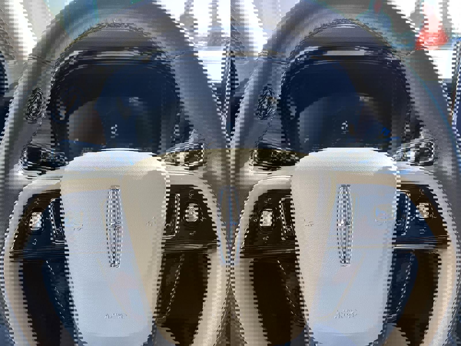 Used 2020 Lincoln Corsair Reserve w/ Equipment Group 201A image 25