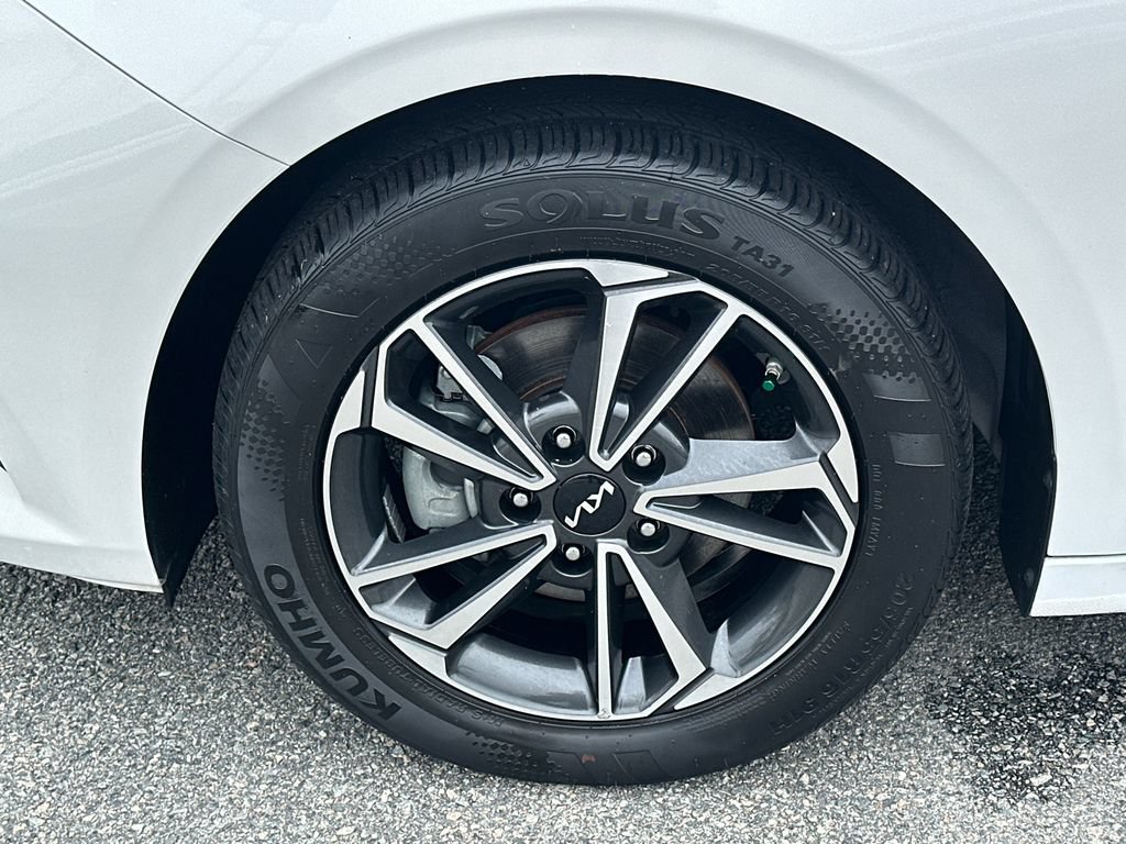 Certified 2024 Kia Forte LXS FWD image 11