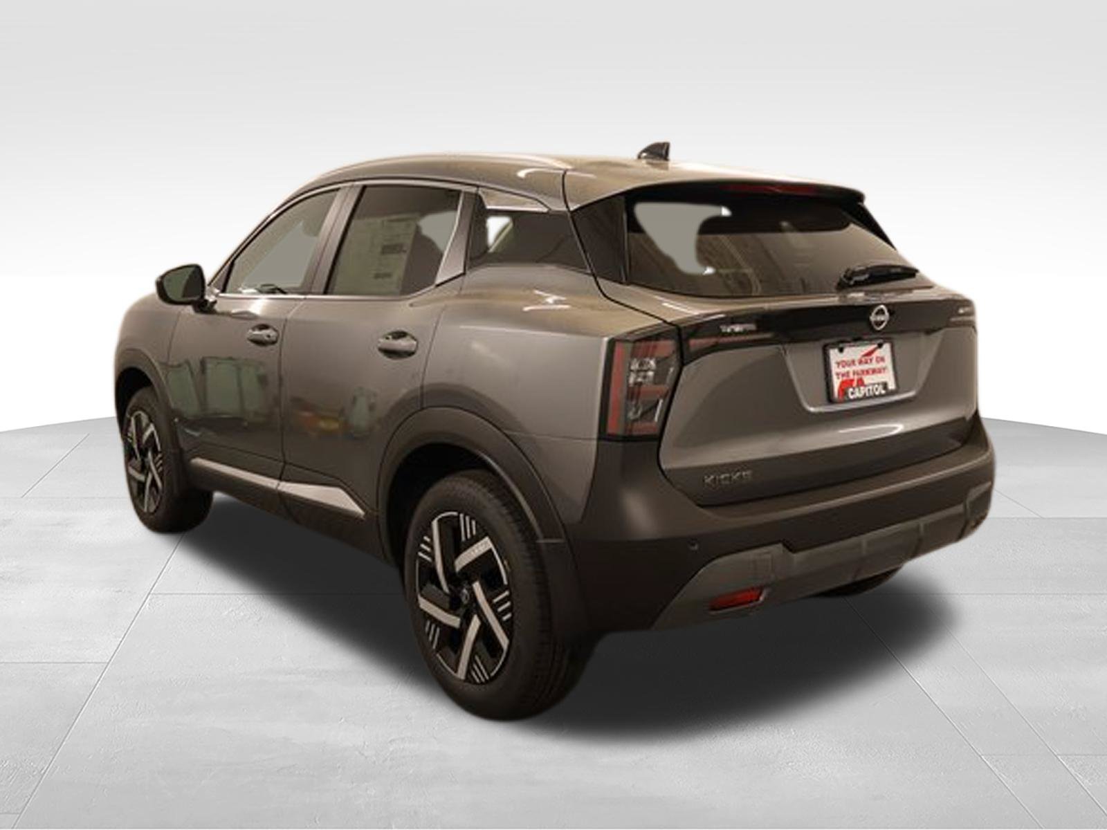 New 2026 Nissan Kicks SV w/ SV Premium Package FWD image 4