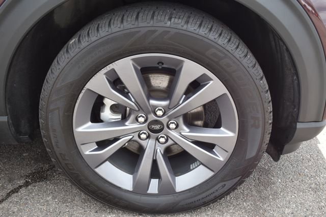 Used 2022 Ford Explorer XLT w/ Equipment Group 202A AWD/4WD image 50