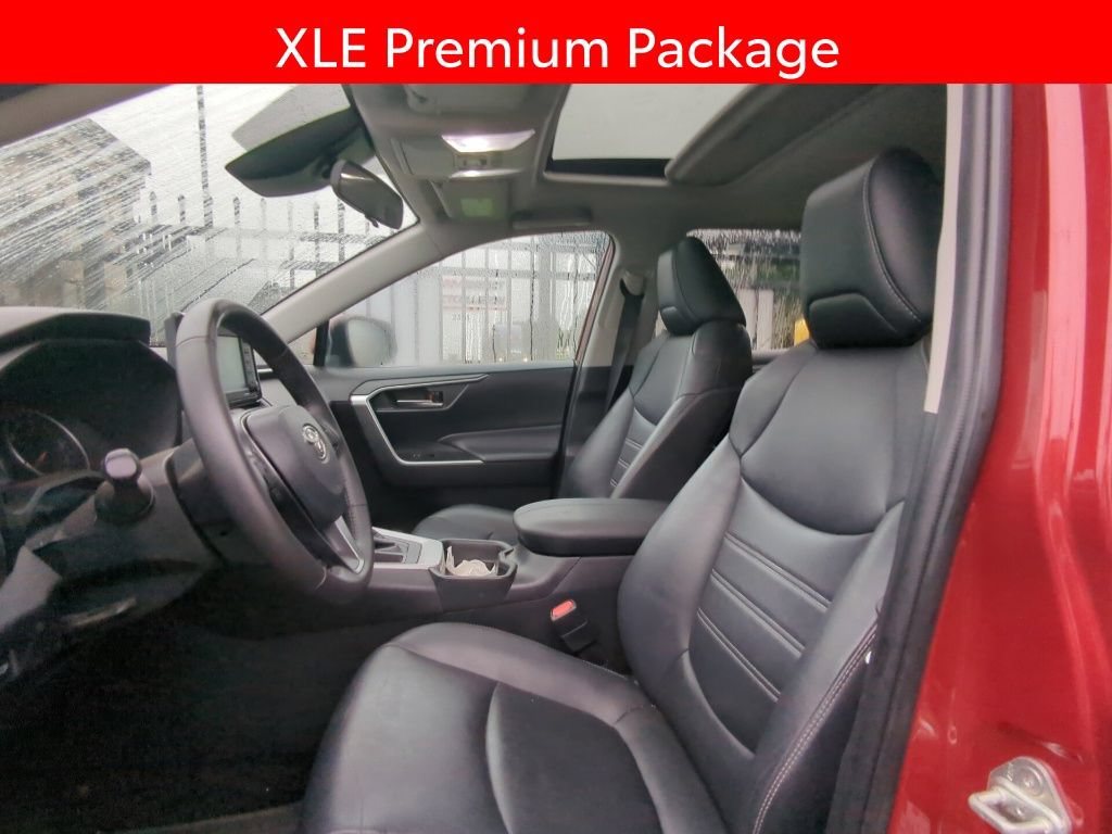 Used 2020 Toyota RAV4 XLE Premium FWD image 6