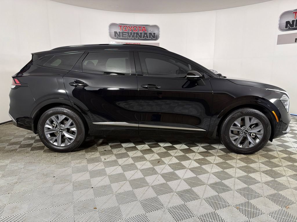 Used 2025 Kia Sportage SX image 4