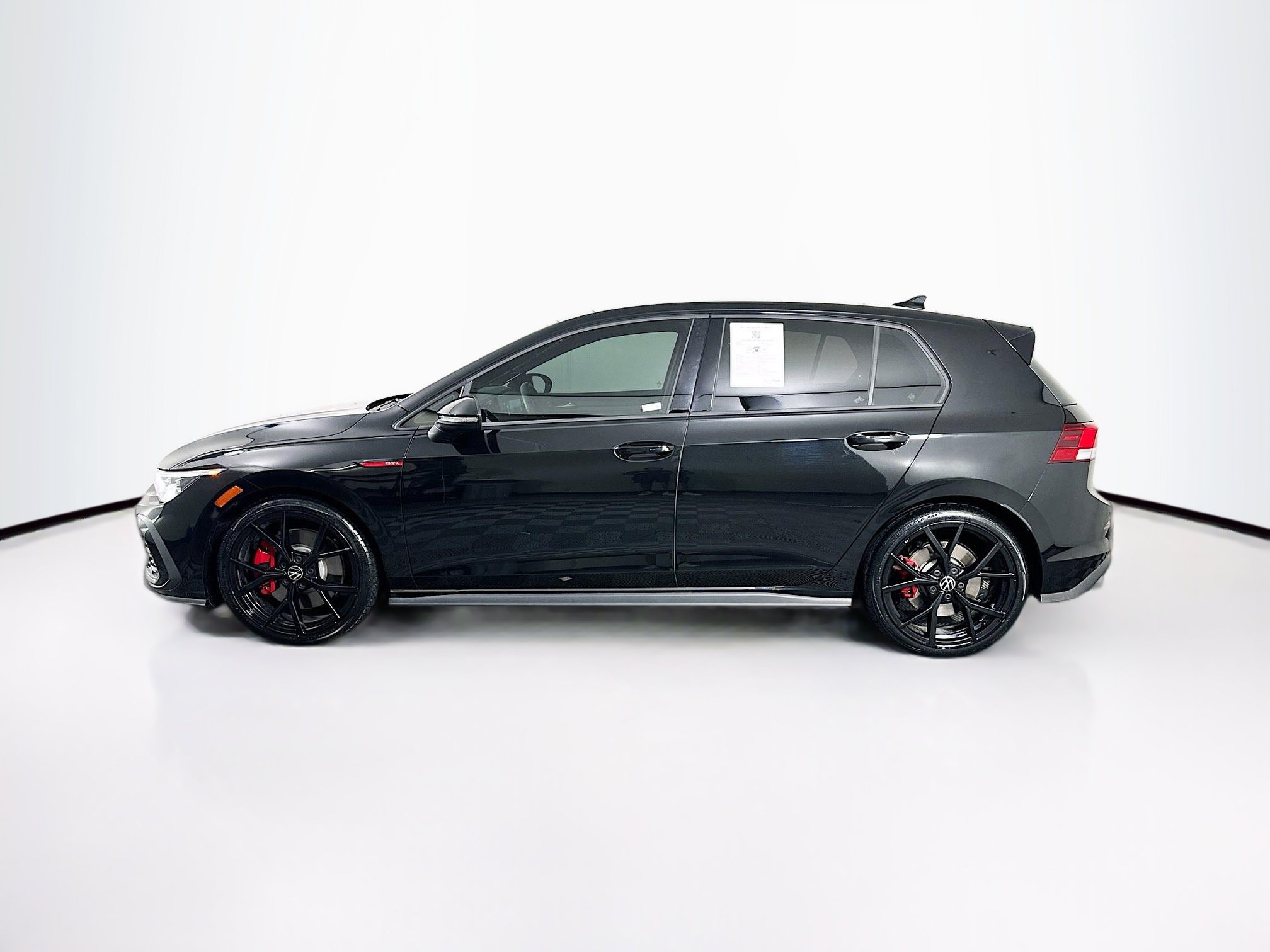Used 2024 Volkswagen GTI SE FWD image 4