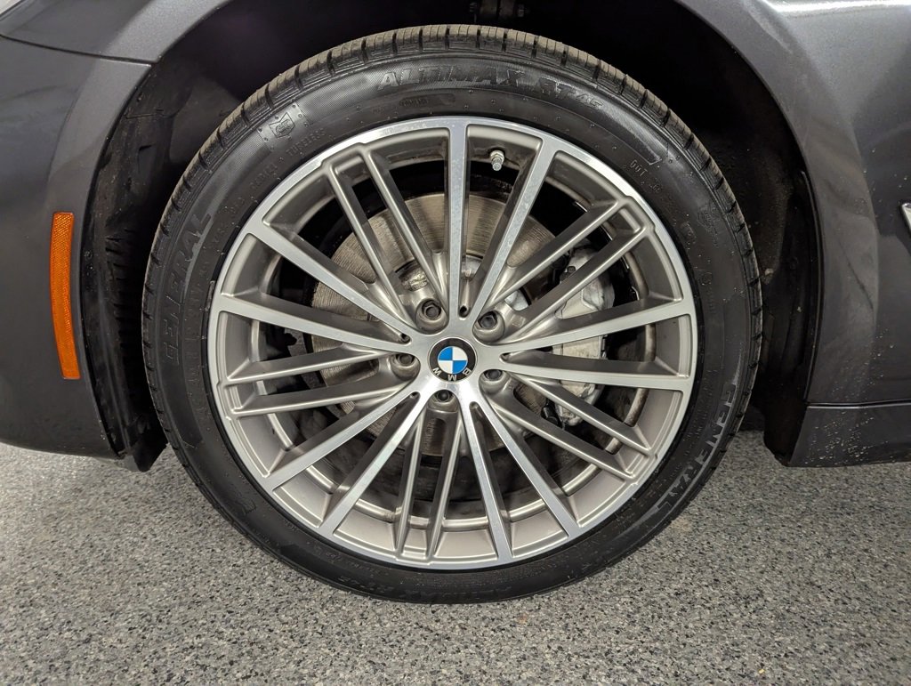 Used 2018 BMW 530i xDrive image 17