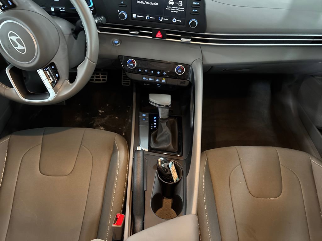 Certified 2025 Hyundai Elantra Sport image 12
