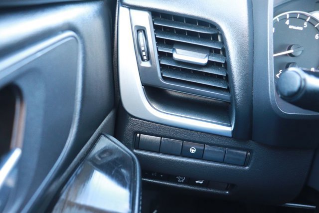 Used 2025 Nissan Rogue SV image 25