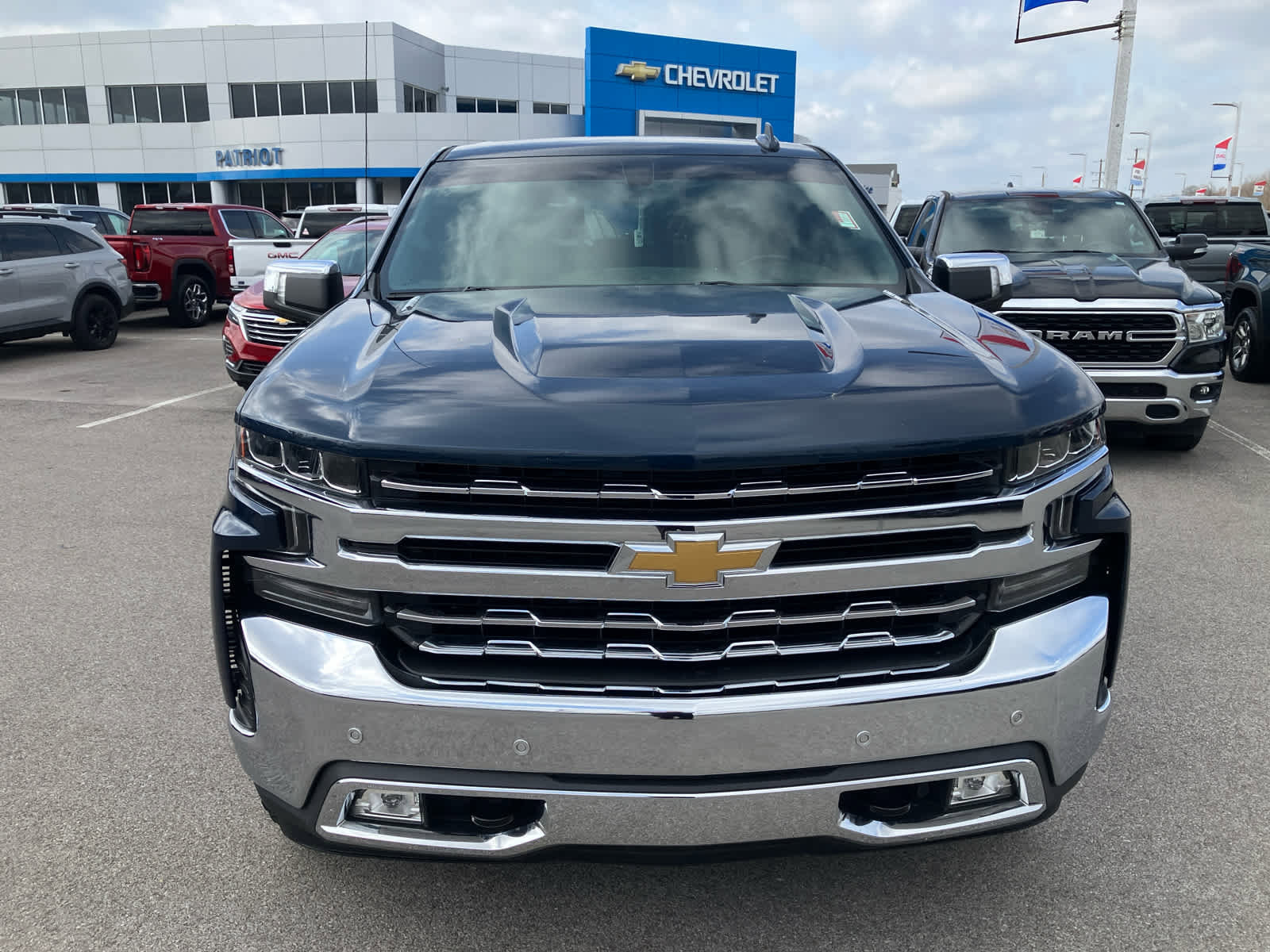 Used 2020 Chevrolet Silverado 1500 LTZ w/ LTZ Plus Package image 2