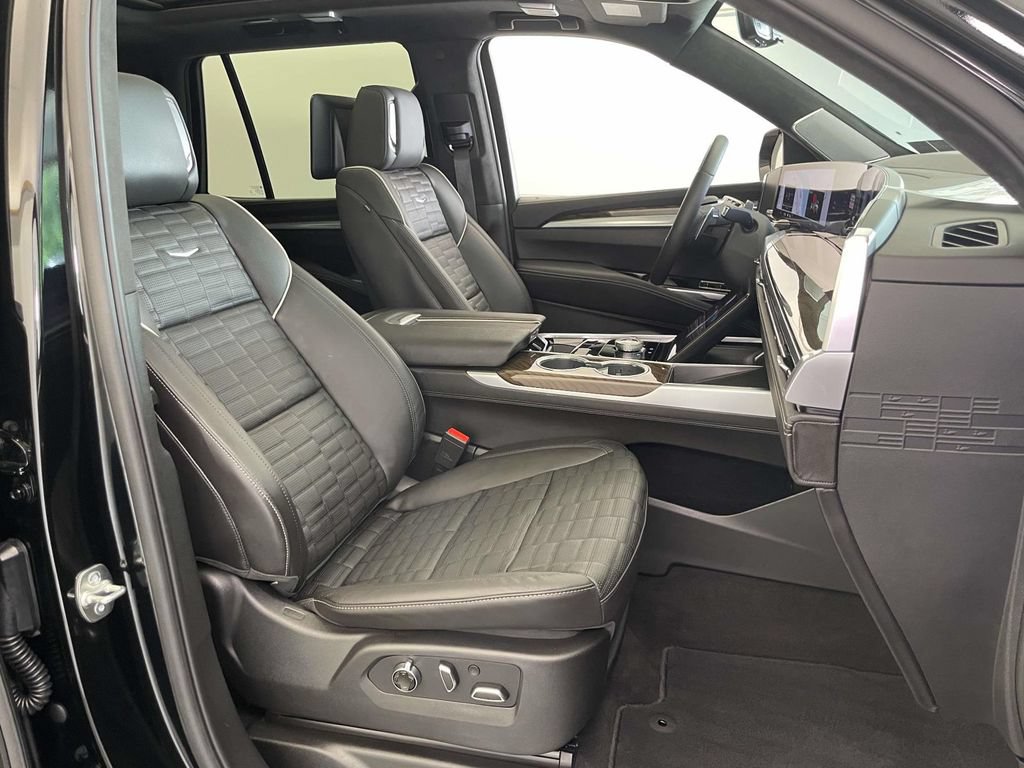 Used 2026 Cadillac Escalade Platinum Sport w/ LPO, ONYX Package AWD/4WD image 25