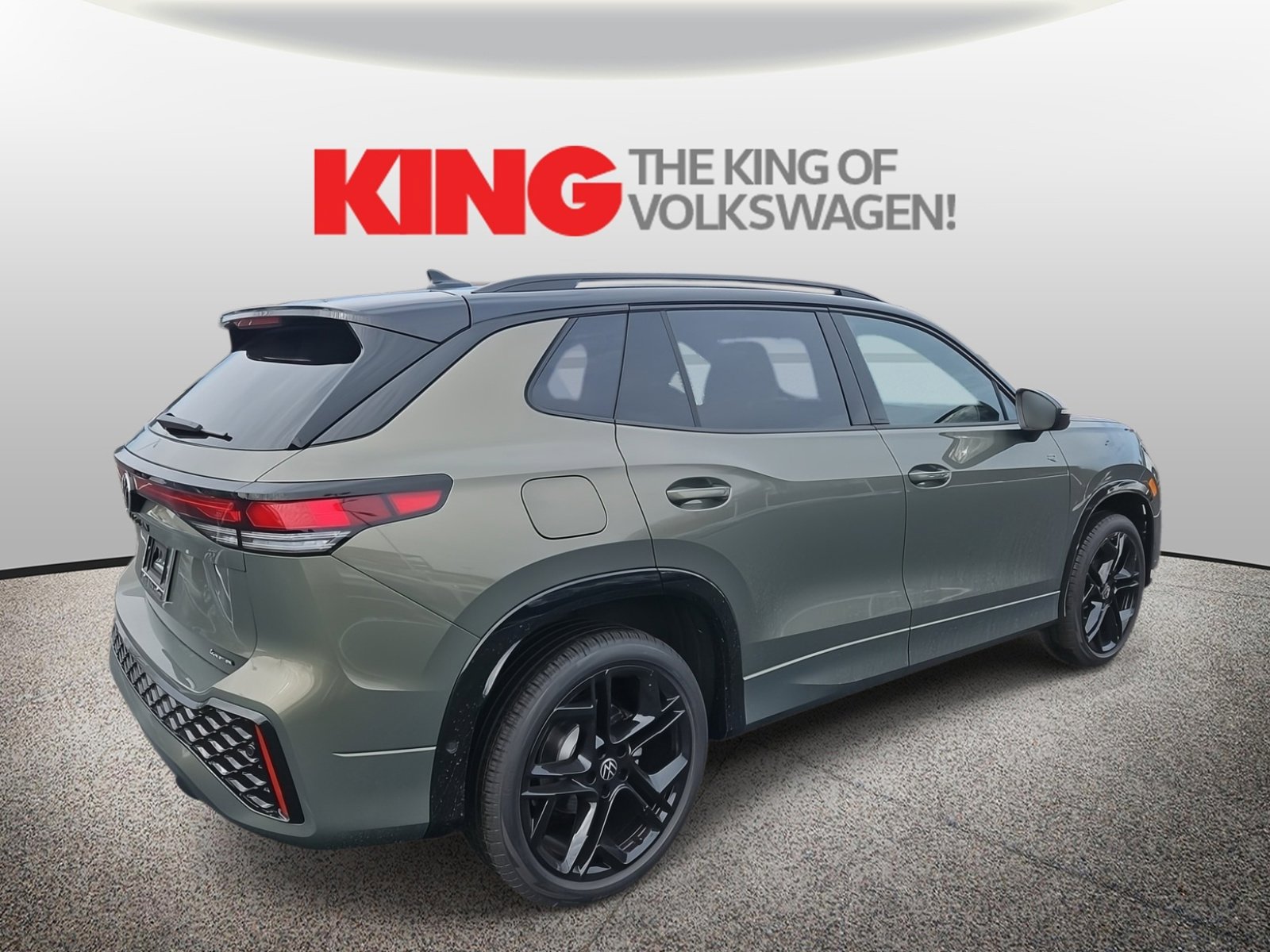 New 2026 Volkswagen Tiguan SE R-Line image 3