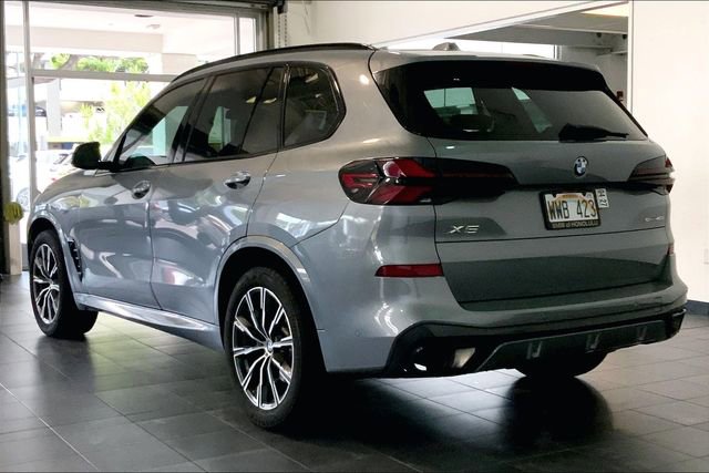 Certified 2024 BMW X5 sDrive40i w/ M Sport Package RWD image 5