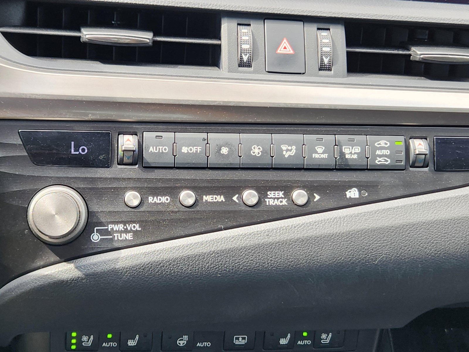 Certified 2021 Lexus ES 300h w/ Luxury Package FWD image 11