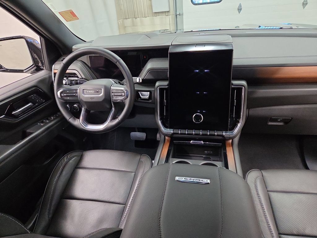 Used 2025 GMC Yukon XL Denali AWD/4WD image 13
