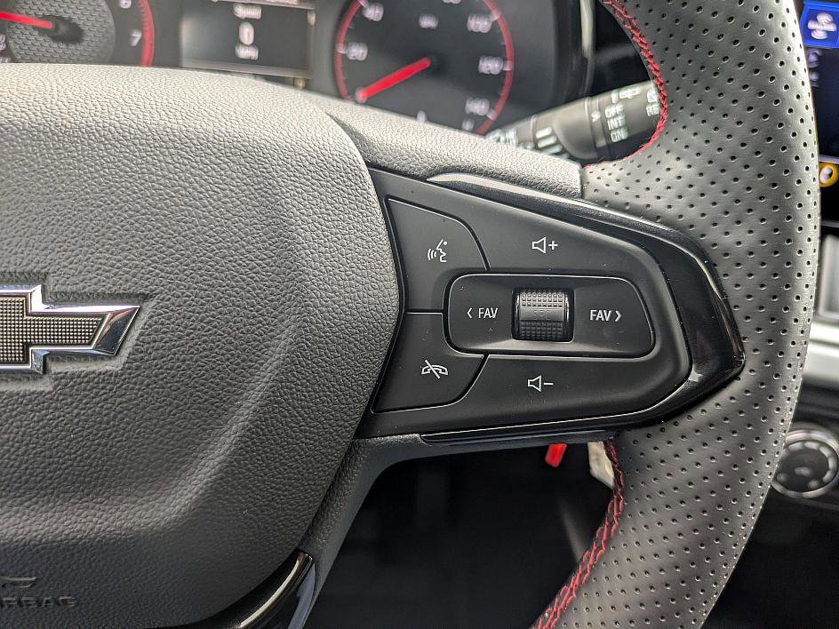 Certified 2025 Chevrolet Trax RS w/ Sunroof Package image 19