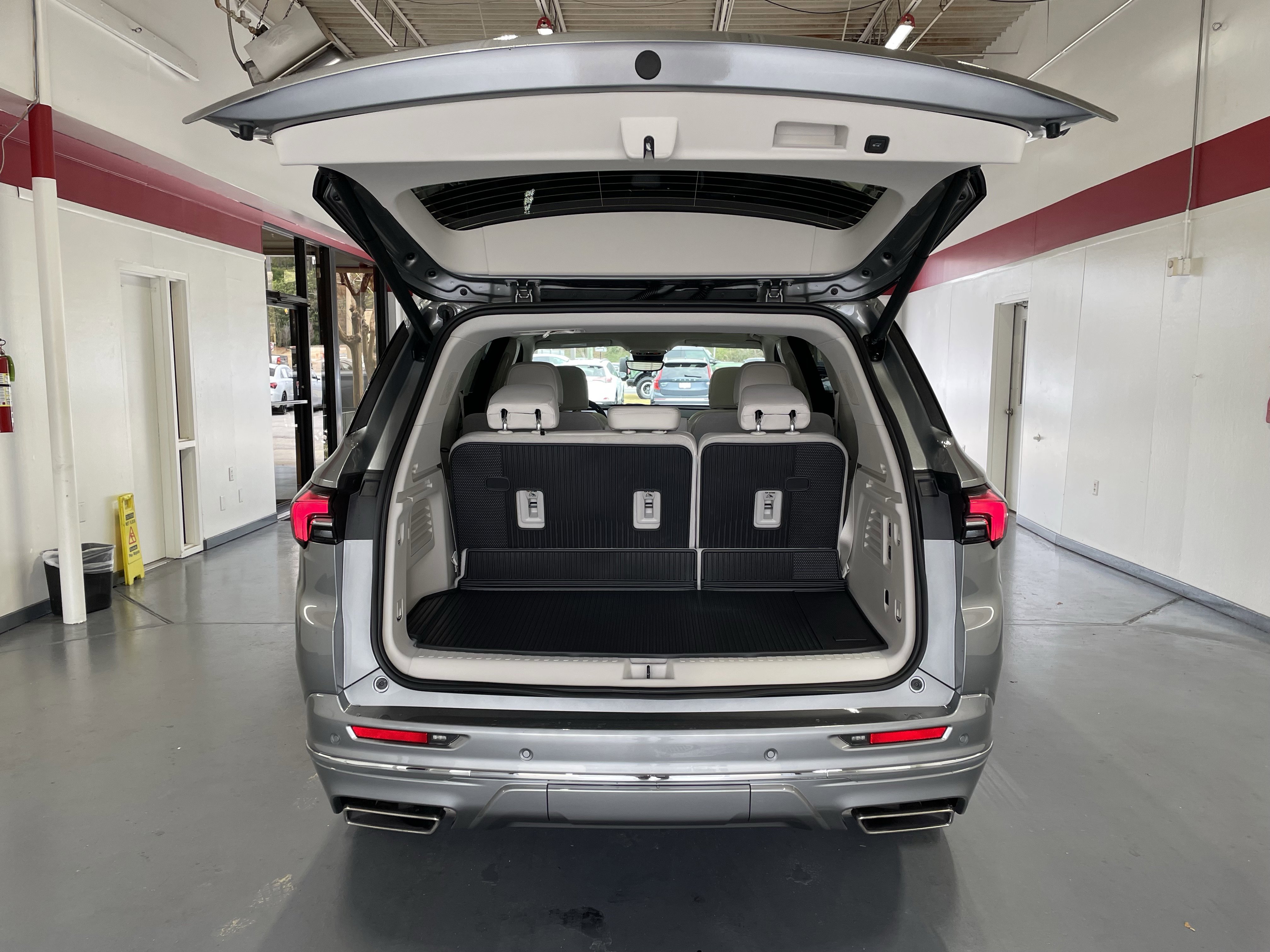 New 2026 Buick Enclave Avenir w/ Super Cruise Package image 8
