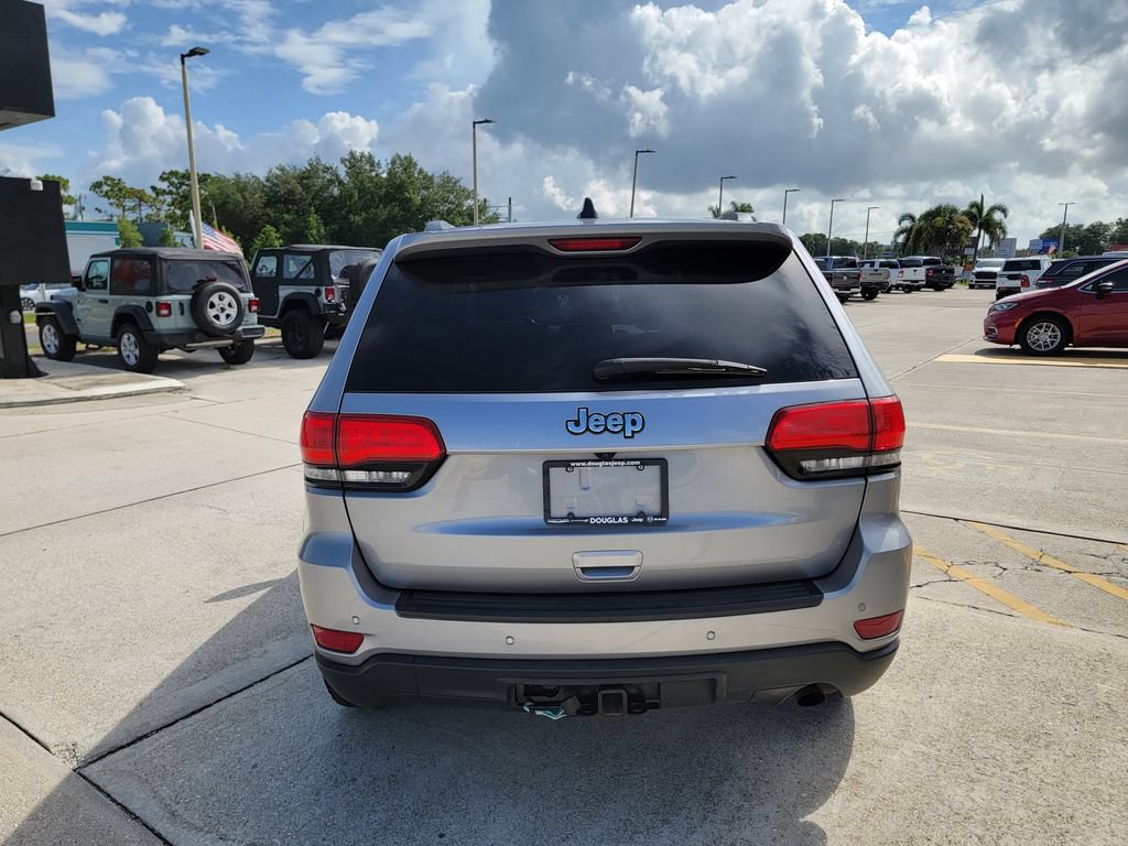 Used 2019 Jeep Grand Cherokee Laredo w/ Laredo X Package RWD image 4