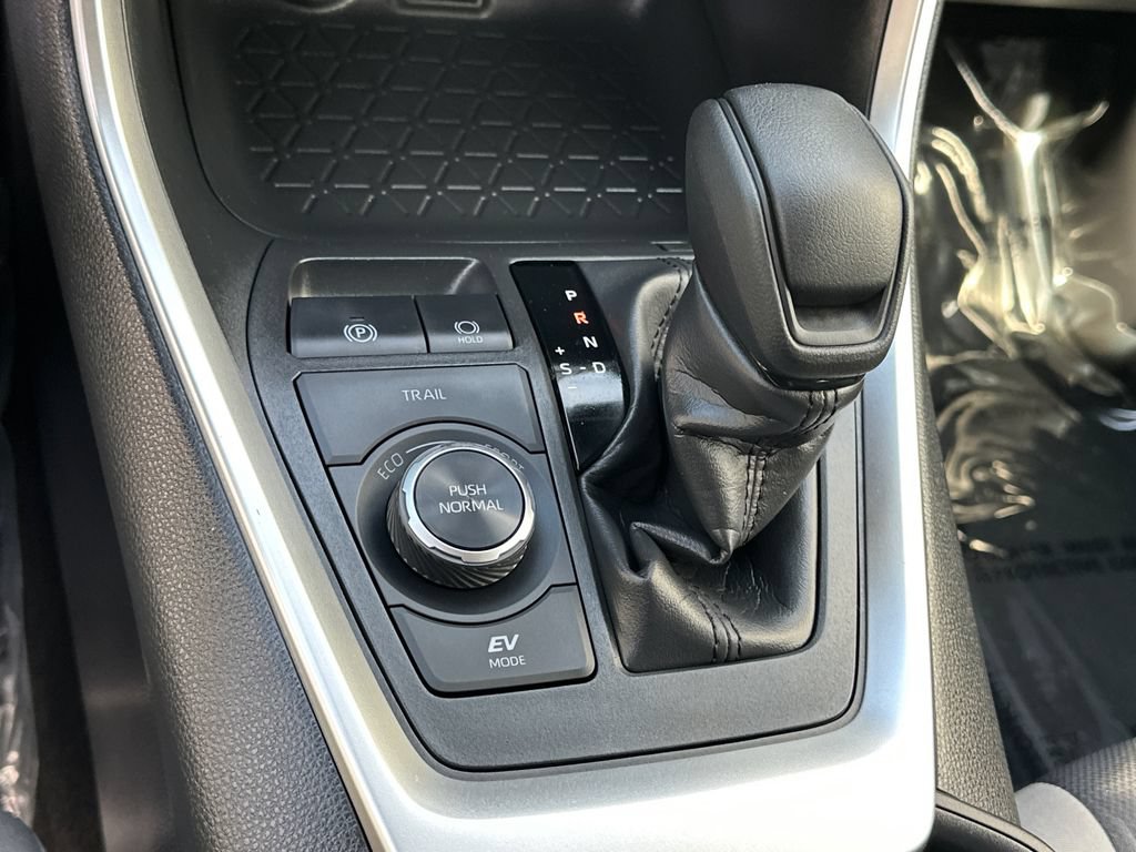 Certified 2025 Toyota RAV4 XLE AWD/4WD image 28