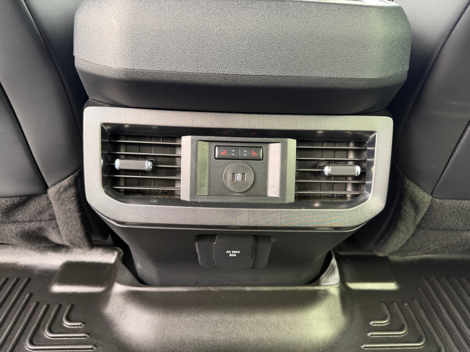Certified 2025 Ford F250 Platinum AWD/4WD image 23