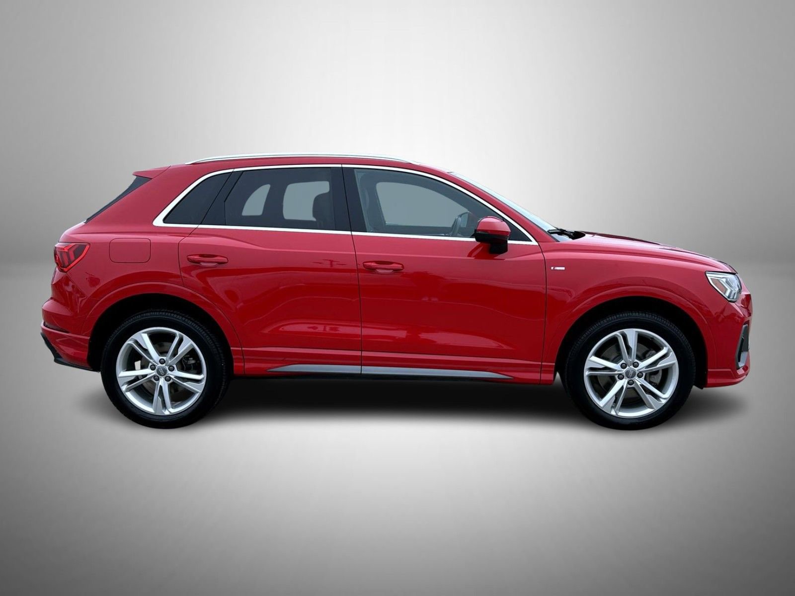 Used 2020 Audi Q3 2.0T Premium Plus w/ Premium Plus Package image 4