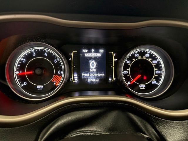 Used 2015 Jeep Cherokee Sport image 18