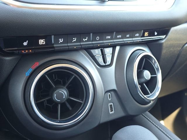 Used 2024 Chevrolet Blazer LT image 31