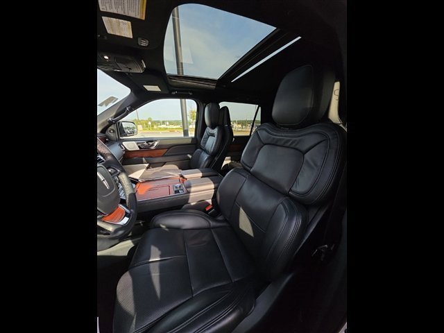 Used 2024 Lincoln Navigator L Reserve AWD/4WD image 22