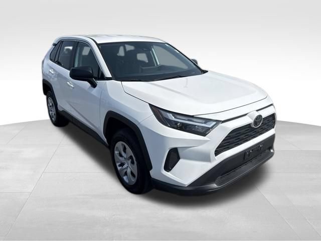 Used 2024 Toyota RAV4 LE AWD/4WD image 7