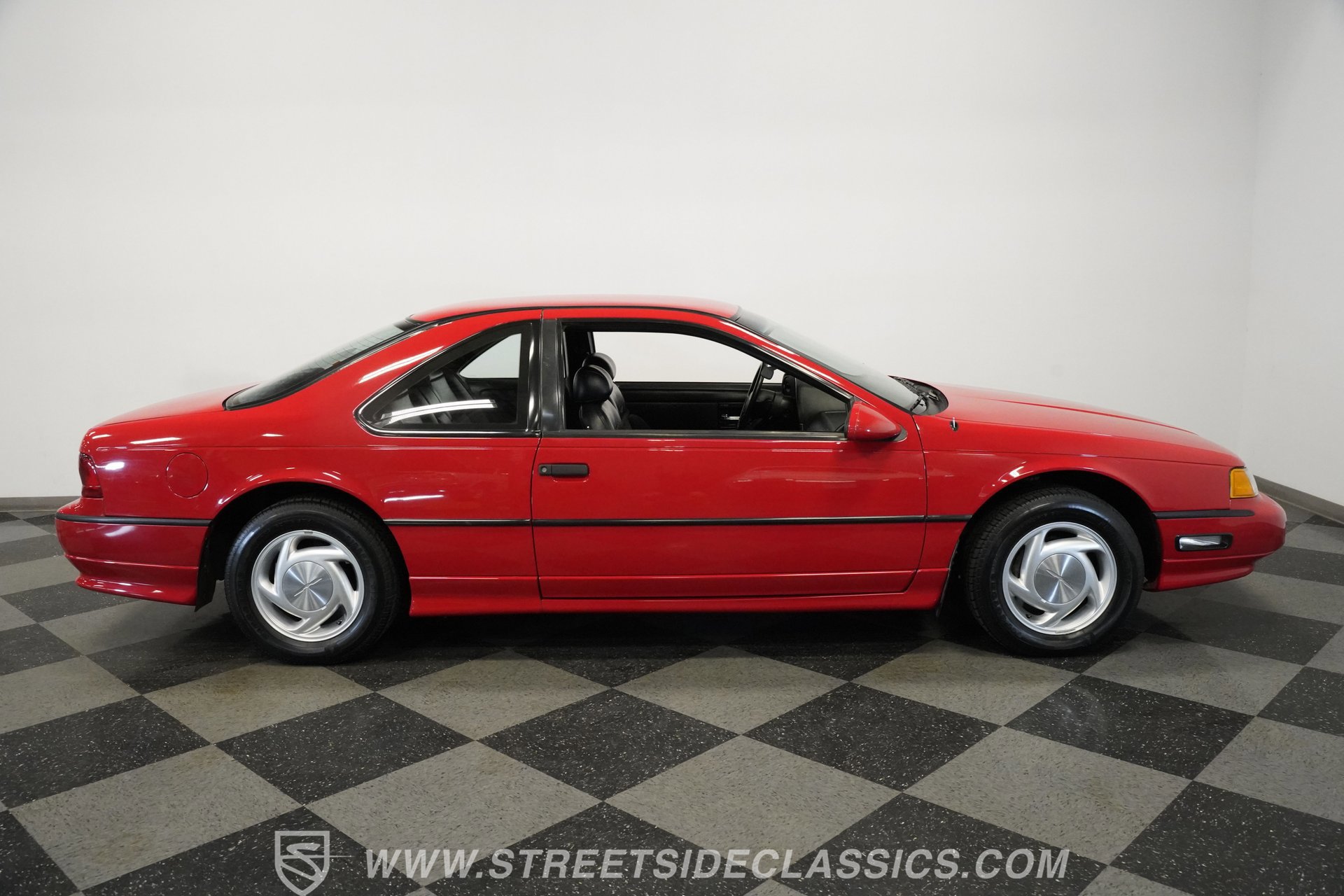 Used 1992 Ford Thunderbird Super image 18