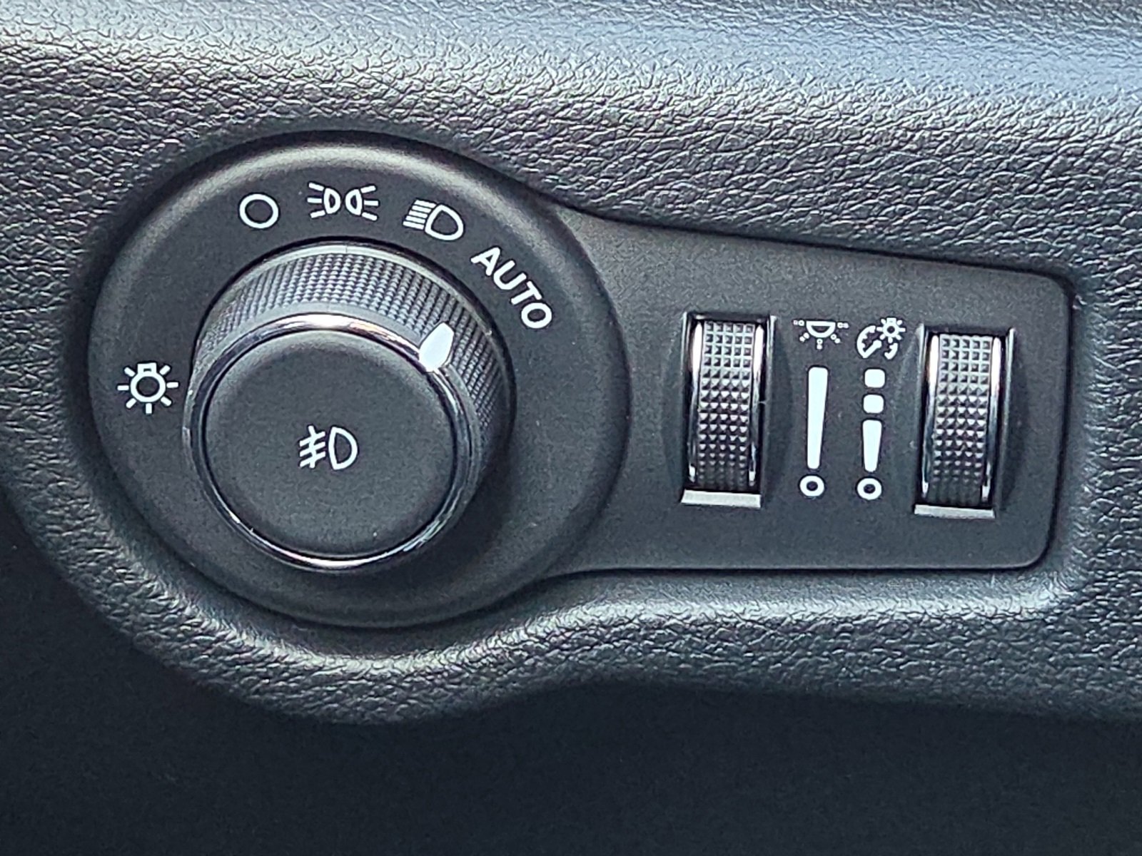 New 2026 Chrysler Pacifica Select w/ S Appearance Package image 22