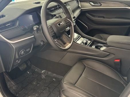 New 2026 Jeep Grand Cherokee Limited AWD/4WD image 10