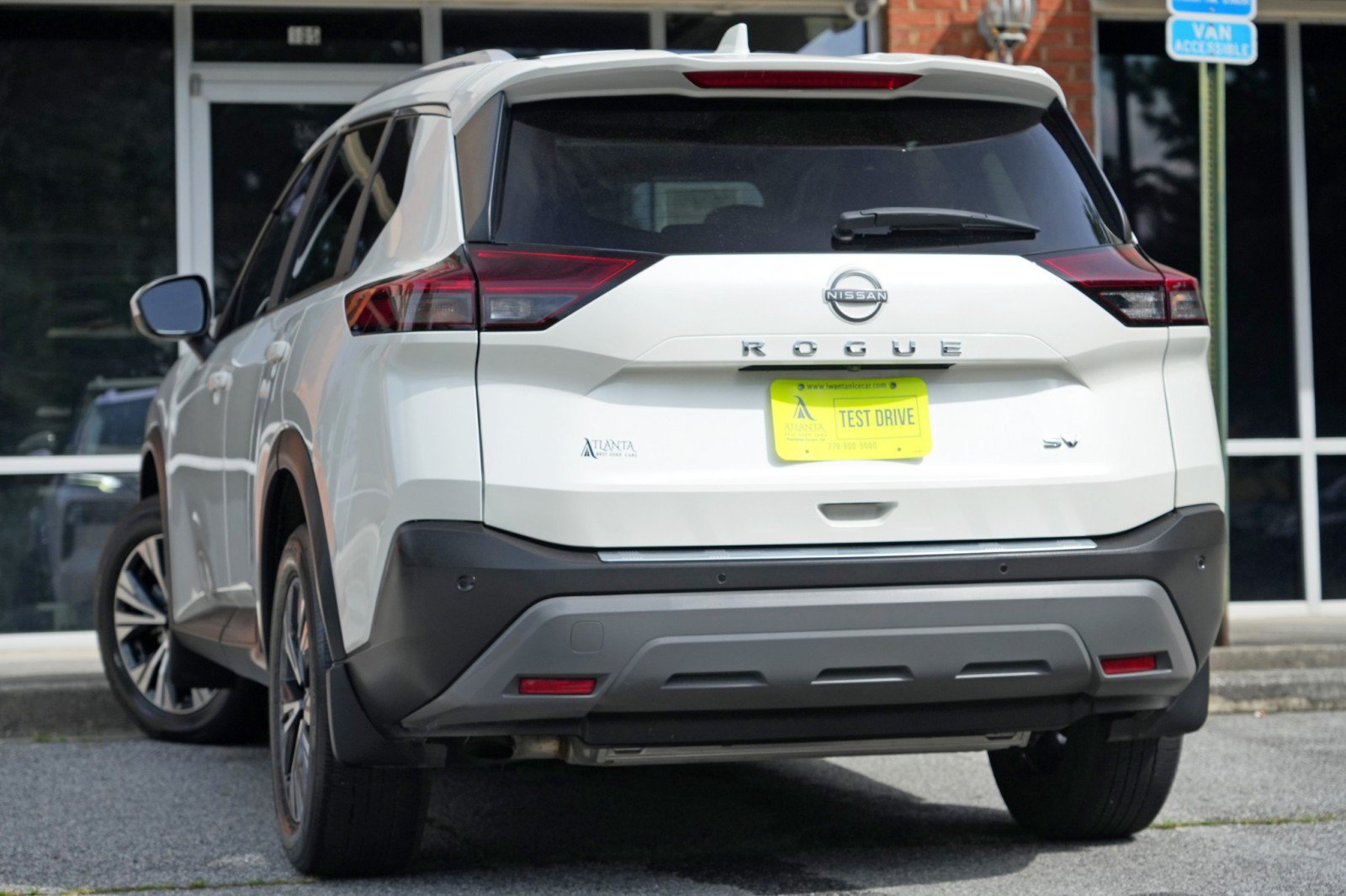 Used 2023 Nissan Rogue SV w/ SV Premium B Package FWD image 5