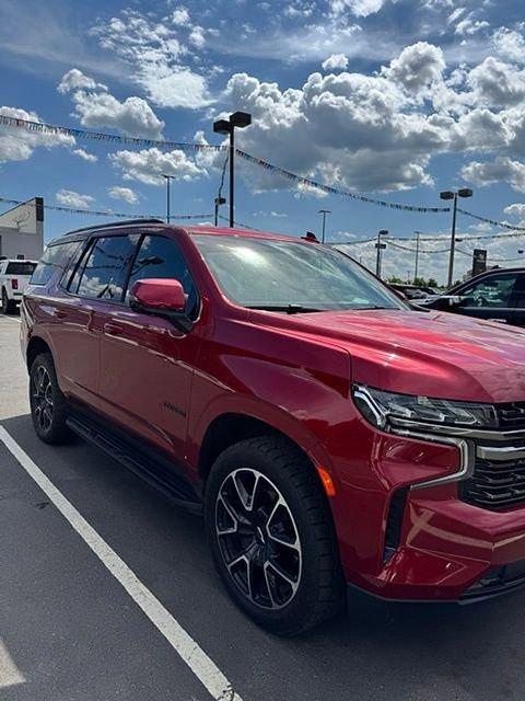 Used 2022 Chevrolet Tahoe RST w/ Luxury Package image 2