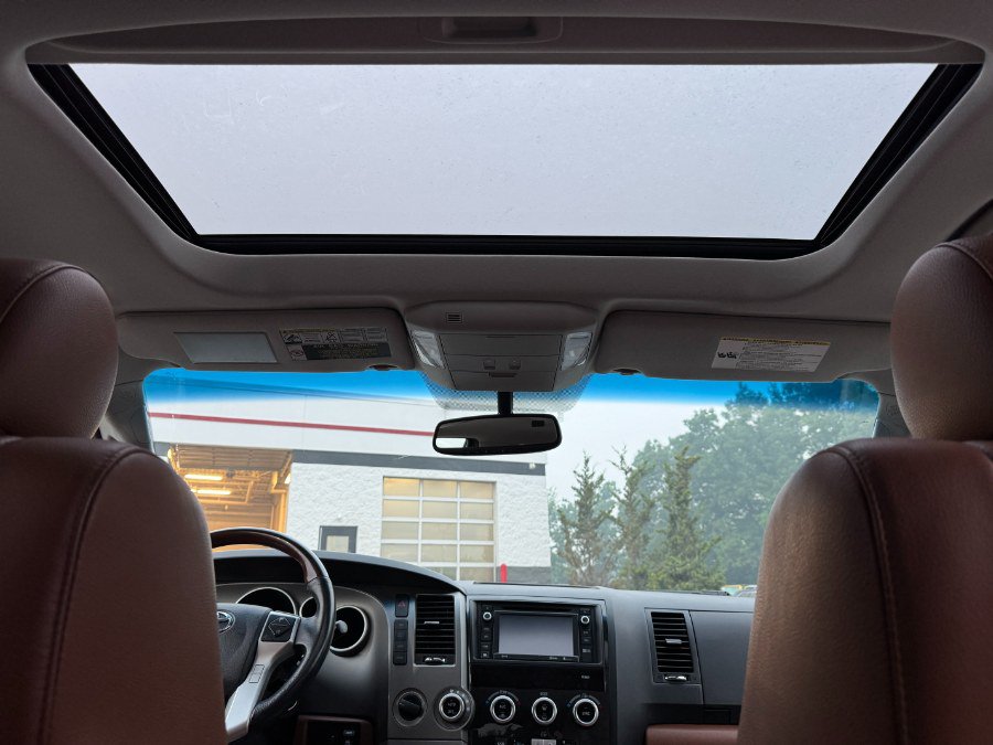 Used 2016 Toyota Sequoia Platinum AWD/4WD image 22