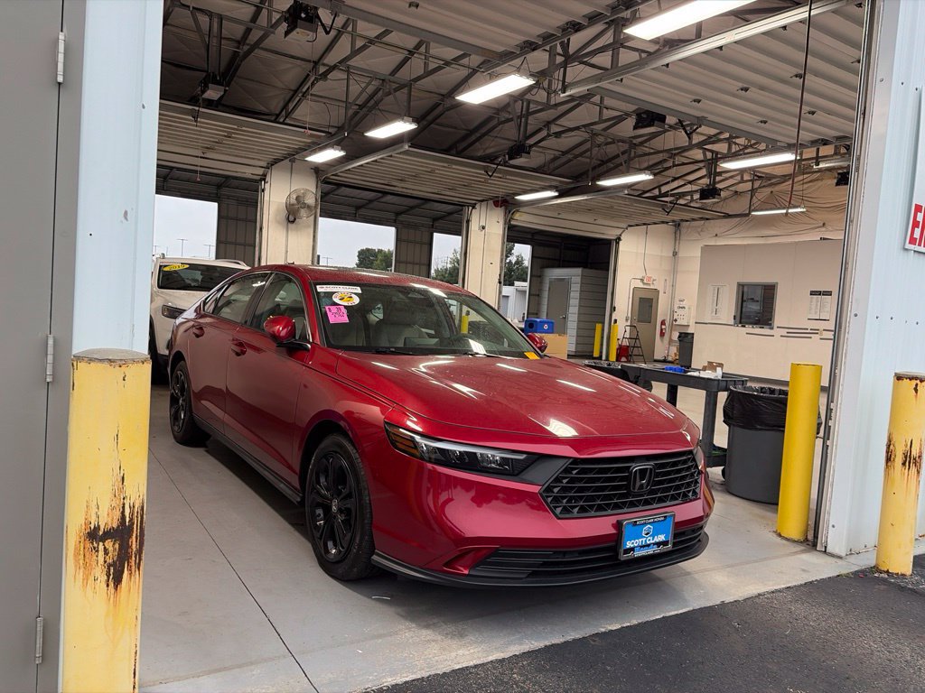 Used 2023 Honda Accord EX image 1