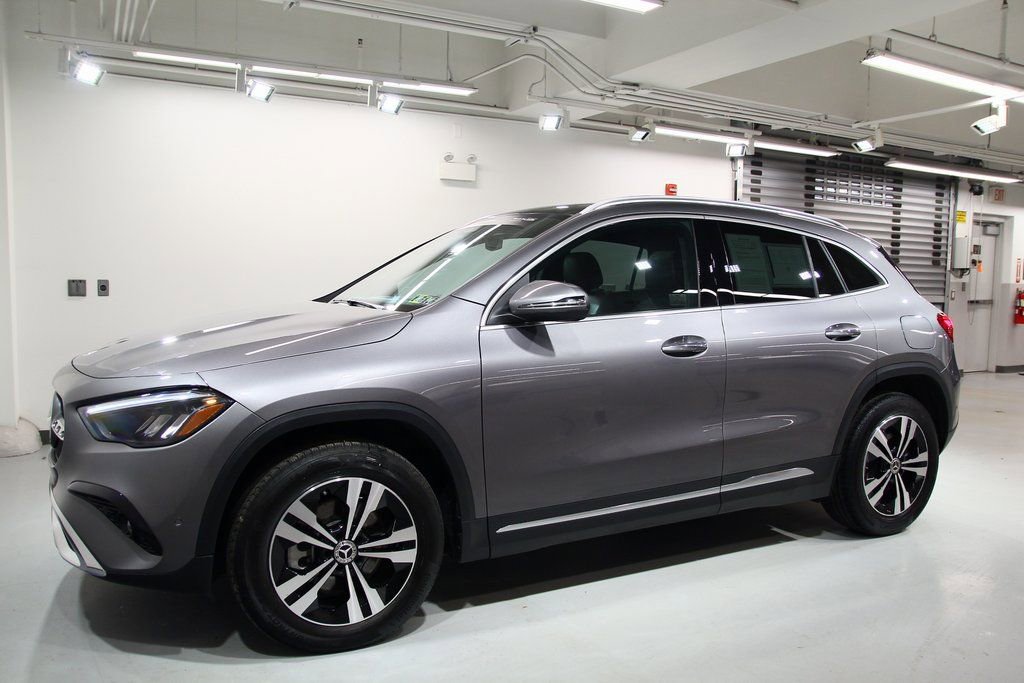 Certified 2025 Mercedes-Benz GLA 250 4MATIC image 16