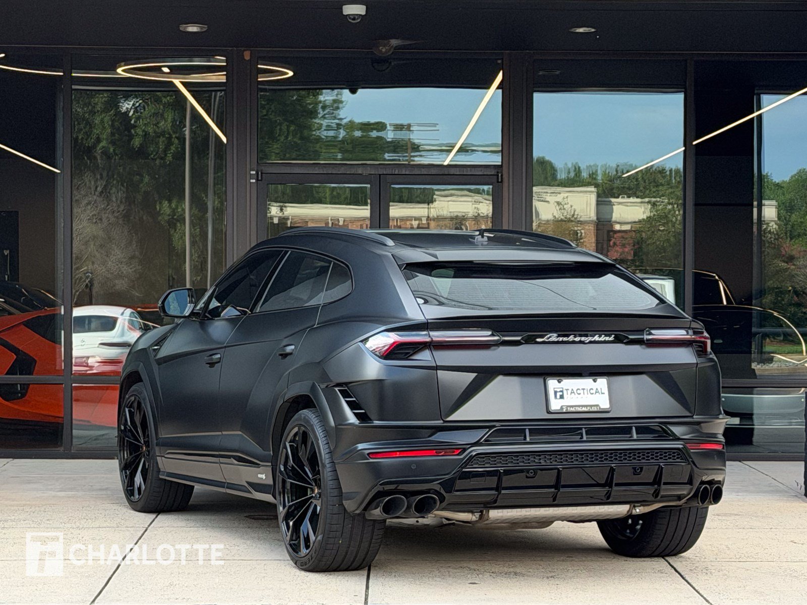 Used 2023 Lamborghini Urus S AWD/4WD image 2